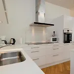 Three-bedroom In ハザスレウ